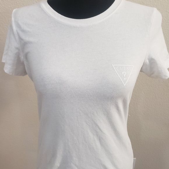 GUESS 28 LOW RISE STRAIGHT GRACE FIT WITH M WHITE GUESS SHORT T-Shirt - Picture 6 of 7